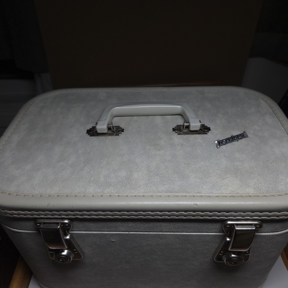 Travelgard Gray Cosmetic Case
